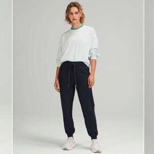Lululemon Scuba High-Rise Jogger *Fleece 28"
True Navy